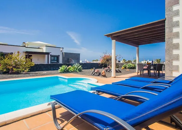 Eslanzarote Eleonor, Super Wifi, Heated Pool, Sat Tv Villa